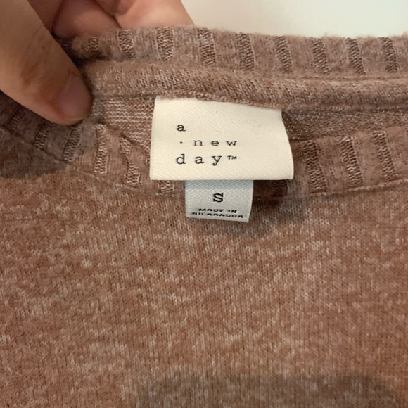 Super soft brown sweater! - Picture 4 of 4